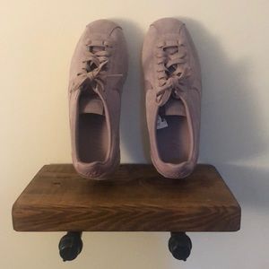 Classic lifestyle sneakers